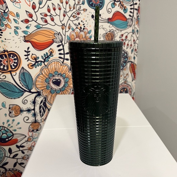 NEW! Christmas 2021 Green Disco Studded Tumbler from Starbucks - Picture 3 of 6